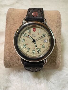 Swiss Army Men’s Beige Dial Leather Strap Watch